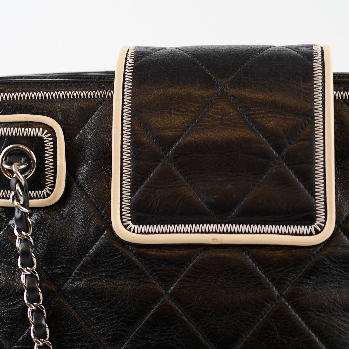 Chanel 2.55 Reissue East West Tote Black - photo 5