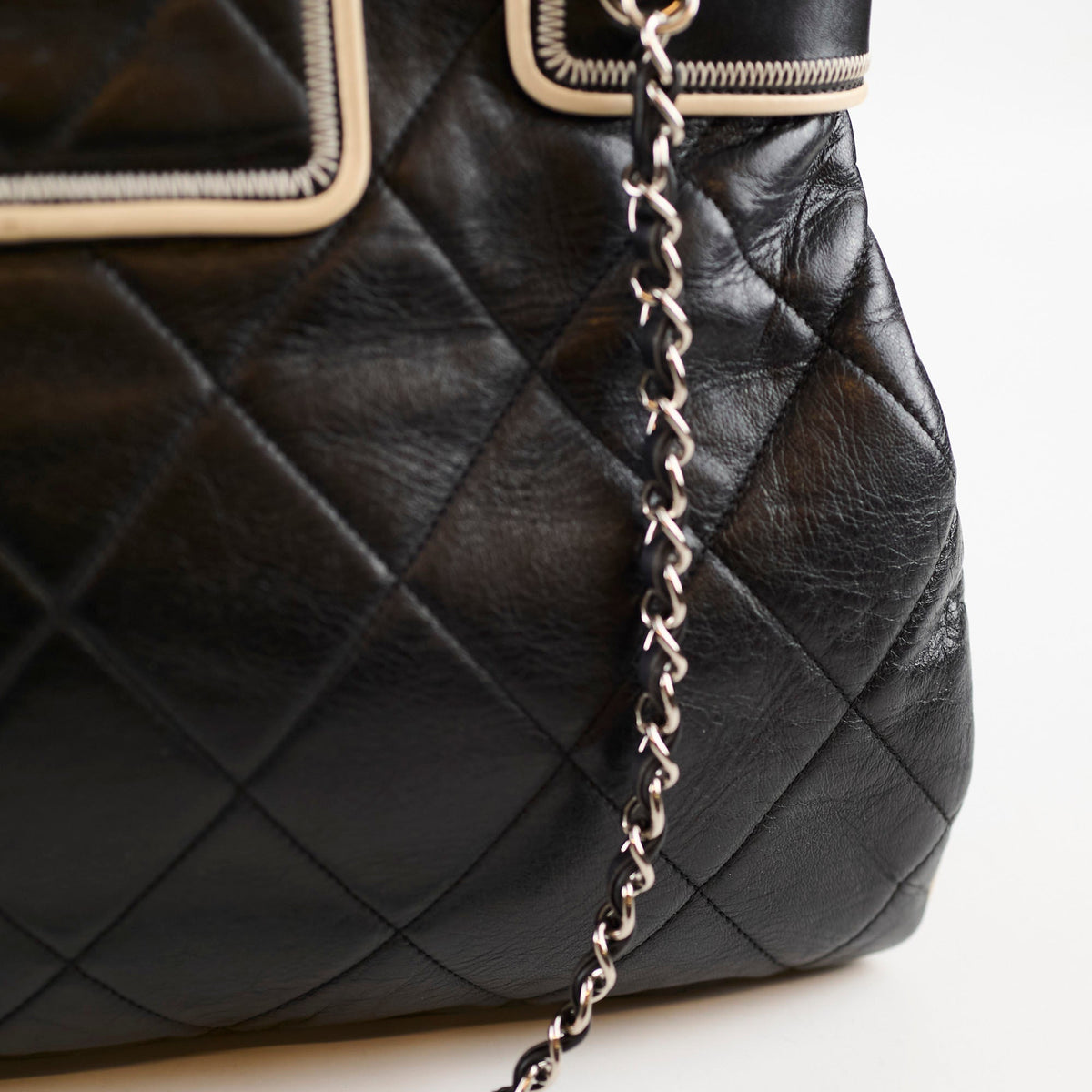 Chanel 2.55 Reissue East West Tote Black - photo 8
