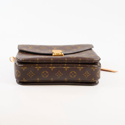 Louis Vuitton Pochette Metis Monogram - photo 4