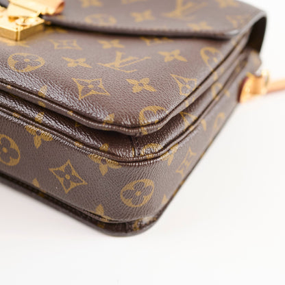 Louis Vuitton Pochette Metis Monogram - photo 10