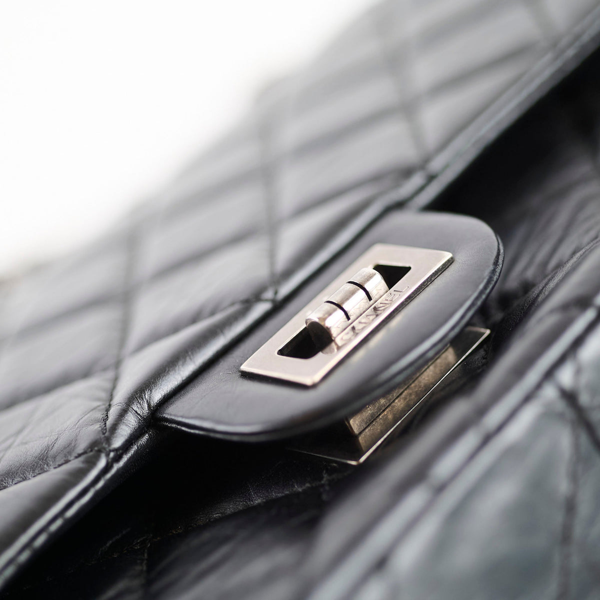 Chanel 226 Reissue Black 15 Series - photo 12