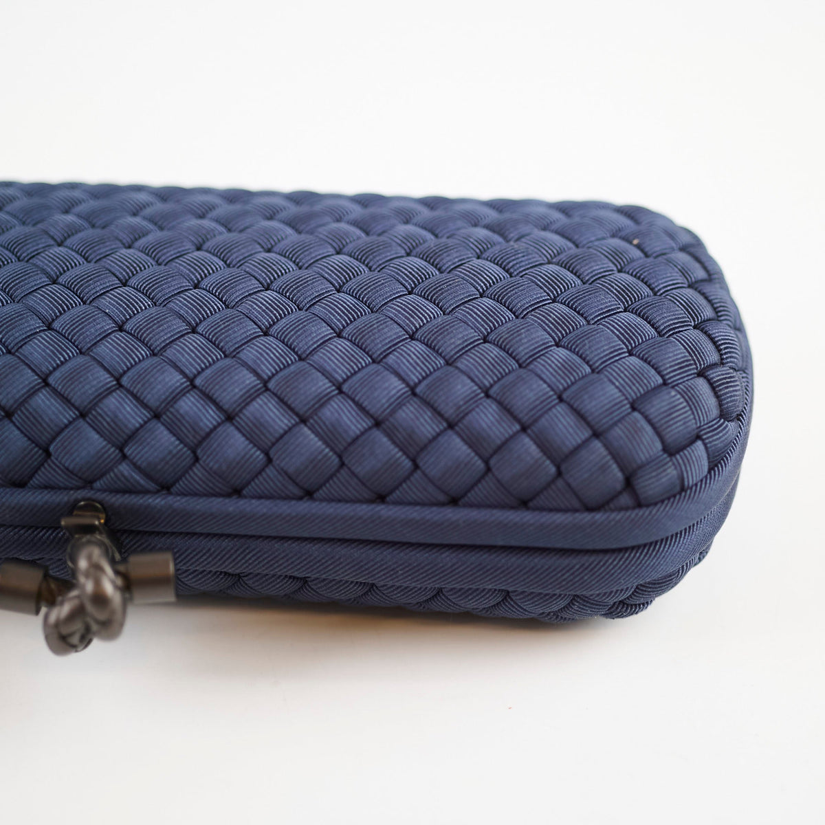 BottegaVenta Bottega Veneta Intrecciato Knot Clutch Navy - photo 6
