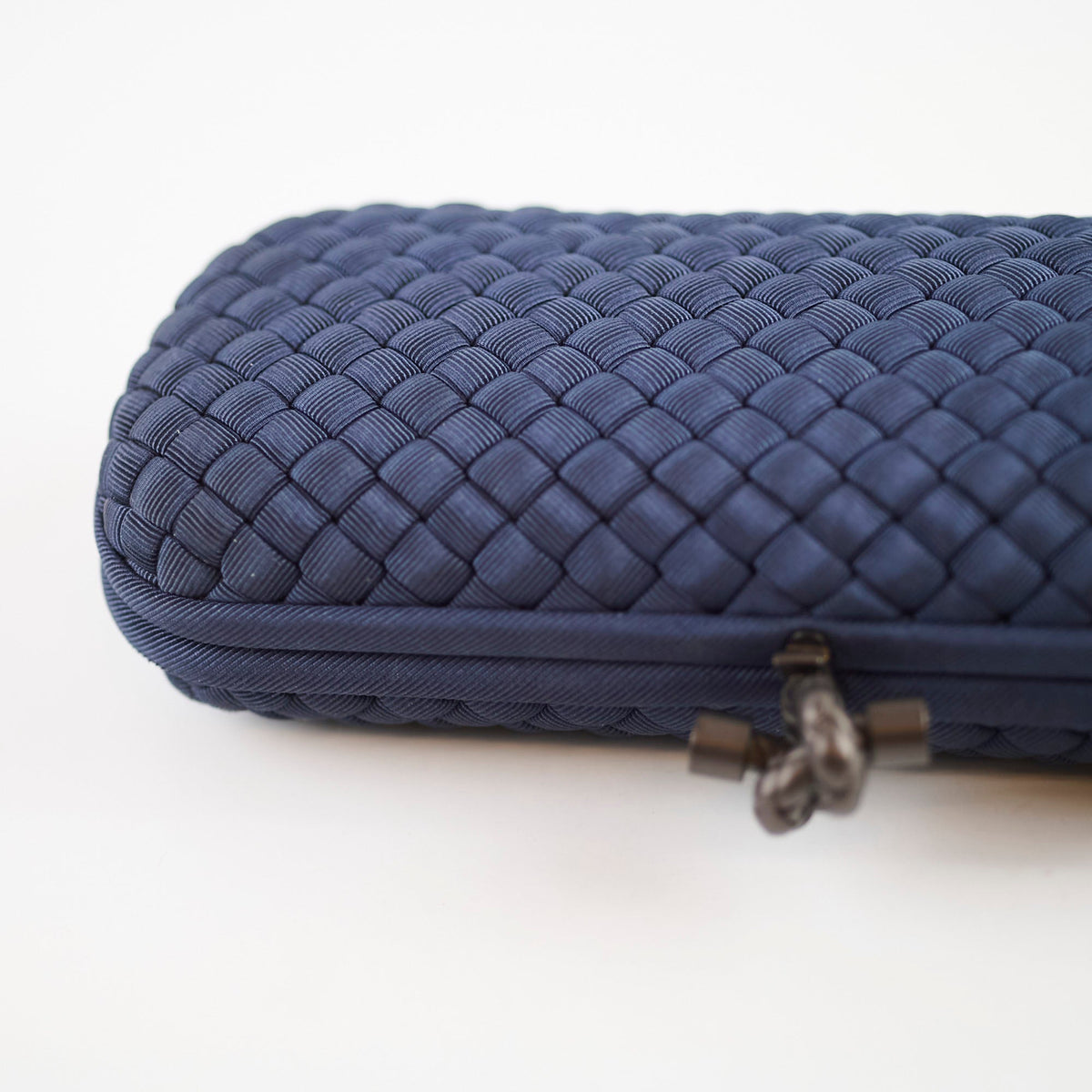 BottegaVenta Bottega Veneta Intrecciato Knot Clutch Navy - photo 7