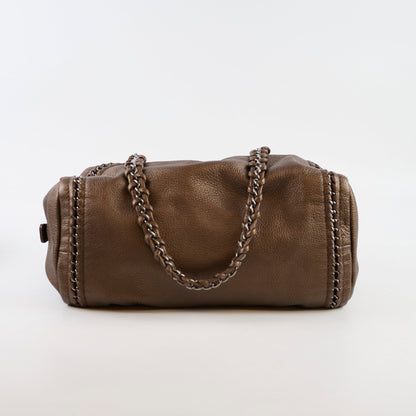 Chanel Chain Luxe Ligne Bowler Bag Grained Metallic Calfskin Bronze - photo 4