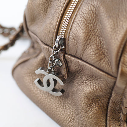 Chanel Chain Luxe Ligne Bowler Bag Grained Metallic Calfskin Bronze - photo 6