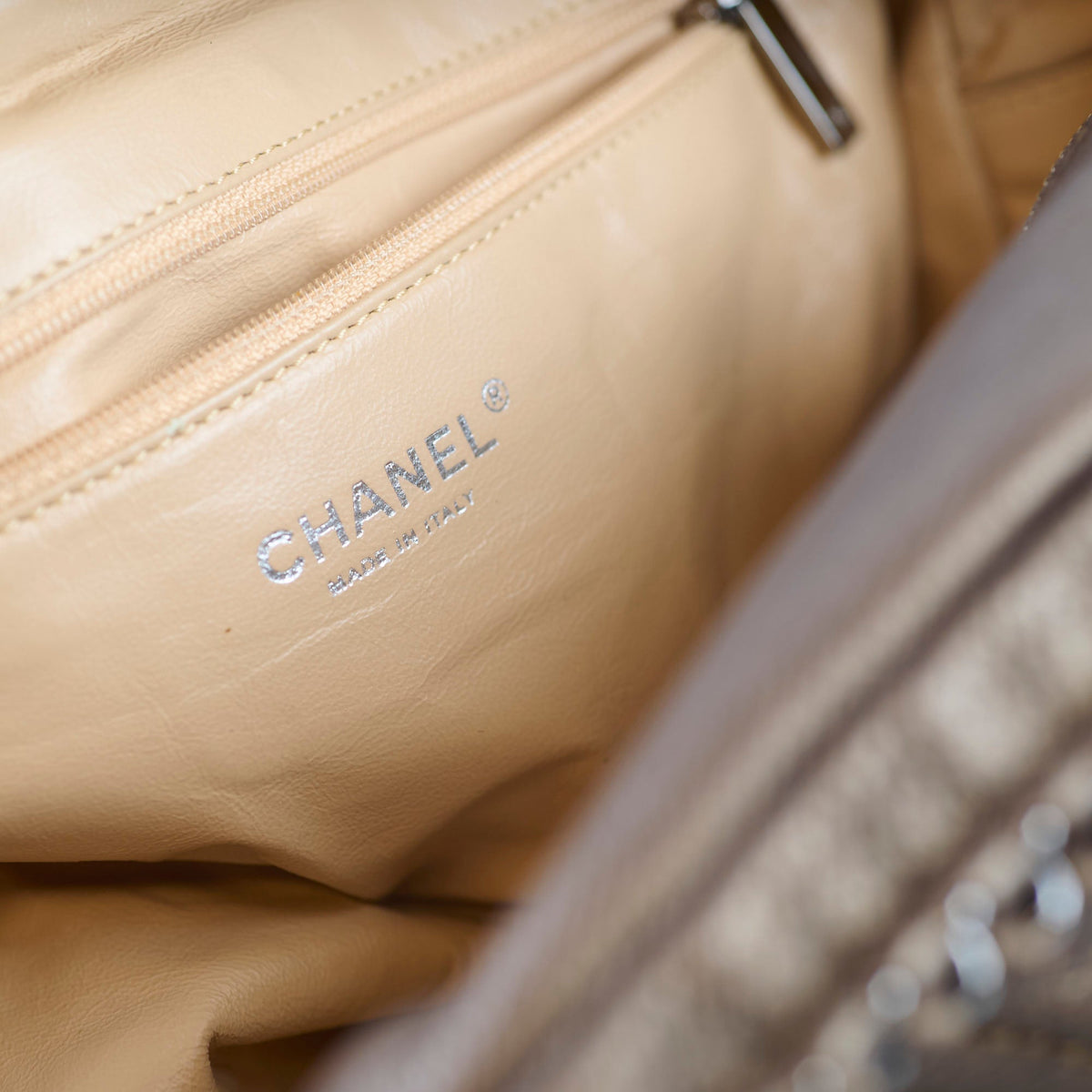 Chanel Chain Luxe Ligne Bowler Bag Grained Metallic Calfskin Bronze - photo 7
