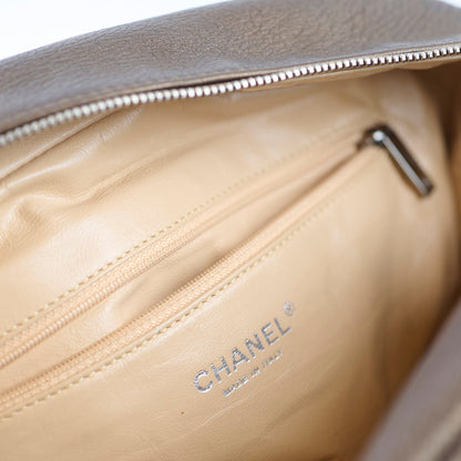 Chanel Chain Luxe Ligne Bowler Bag Grained Metallic Calfskin Bronze - photo 8