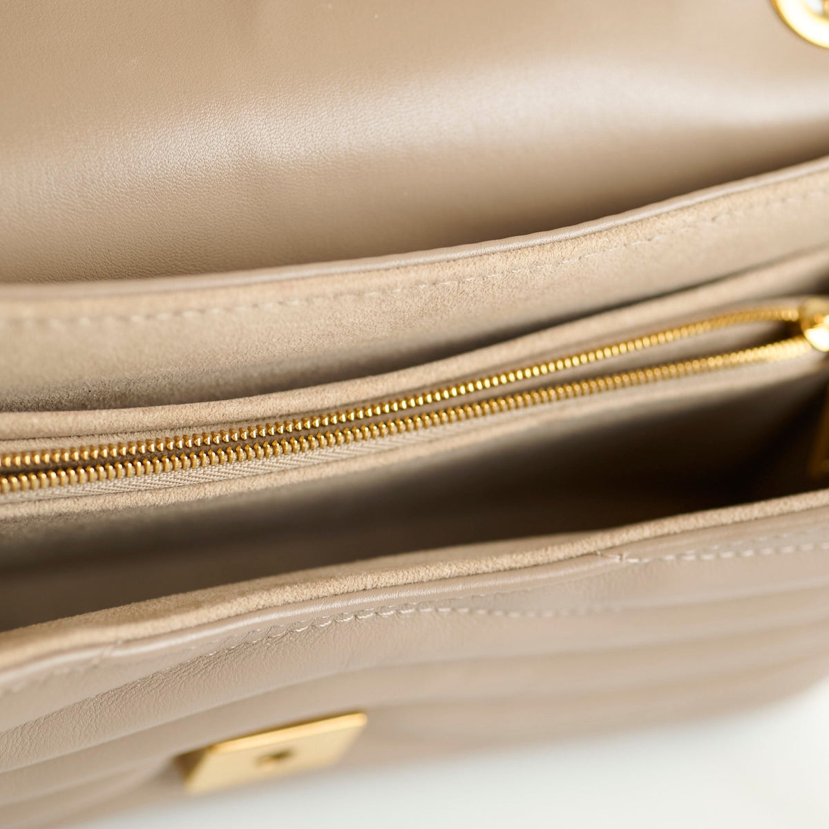 Louis Vuitton Medium New Wave Beige - photo 9