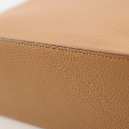 Louis Vuitton Capucines MM Beige Tan 2022 - photo 10