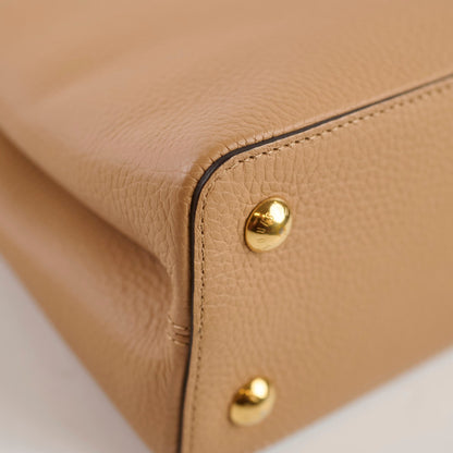 Louis Vuitton Capucines MM Beige Tan 2022 - photo 9
