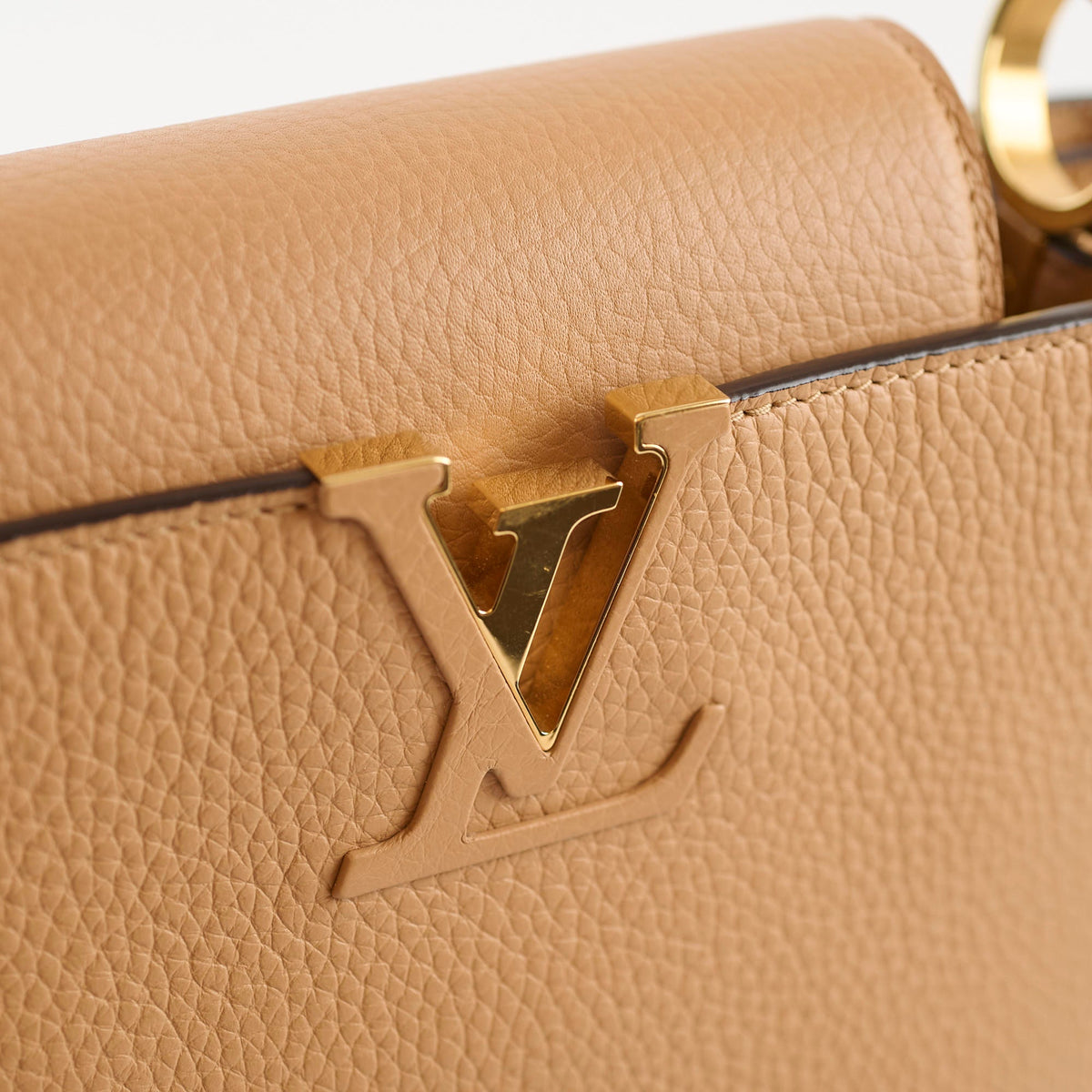 Louis Vuitton Capucines MM Beige Tan 2022 - photo 12