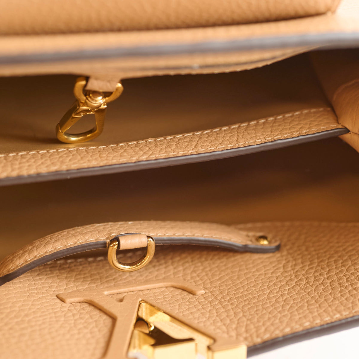 Louis Vuitton Capucines MM Beige Tan 2022 - photo 7