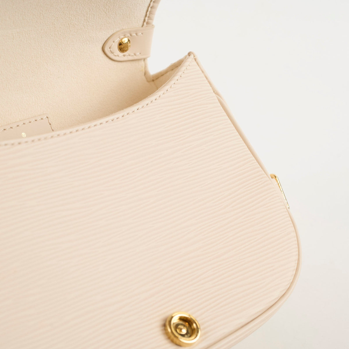 Louis Vuitton Sammur BB Epi Cream - photo 7