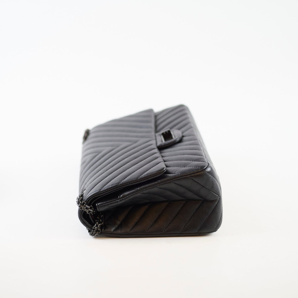 Chanel Reissue 226 Black BHW 24 Series - photo 3
