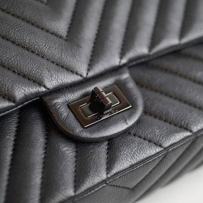 Chanel Reissue 226 Black BHW 24 Series - photo 16