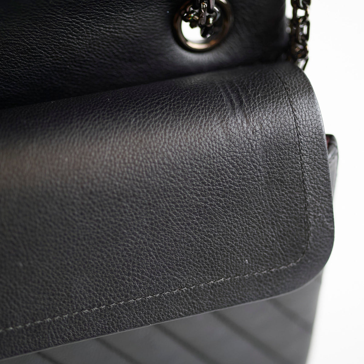 Chanel Reissue 226 Black BHW 24 Series - photo 10