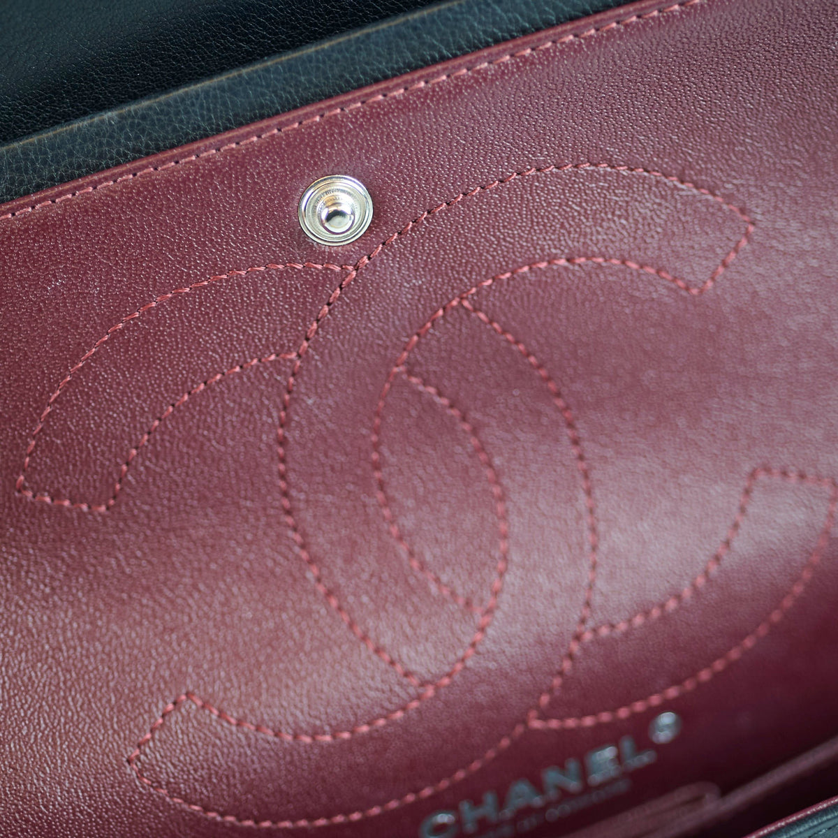 Chanel Reissue 226 Black BHW 24 Series - photo 11