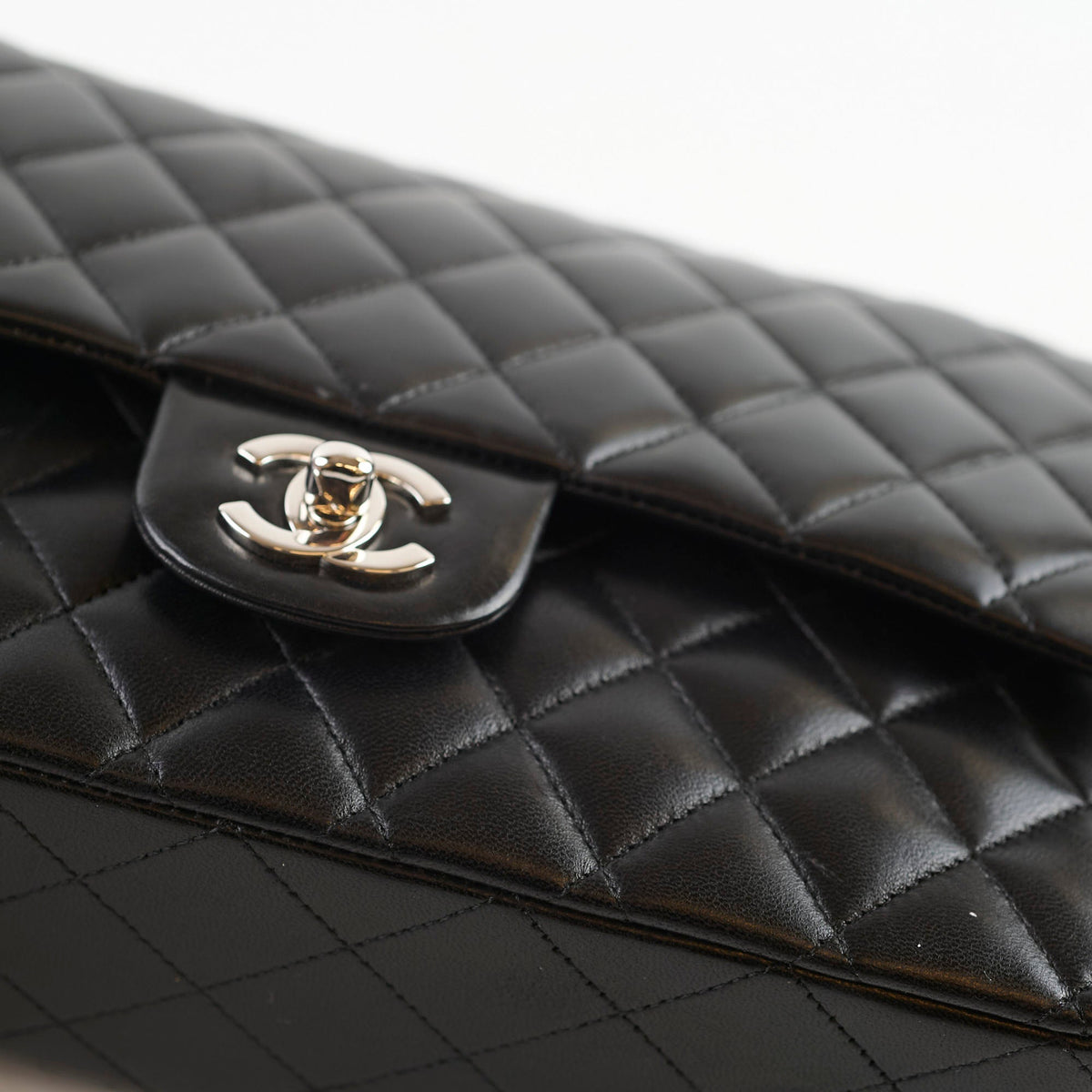Chanel Classic Flap Medium Lambskin Black 12 Series - photo 17