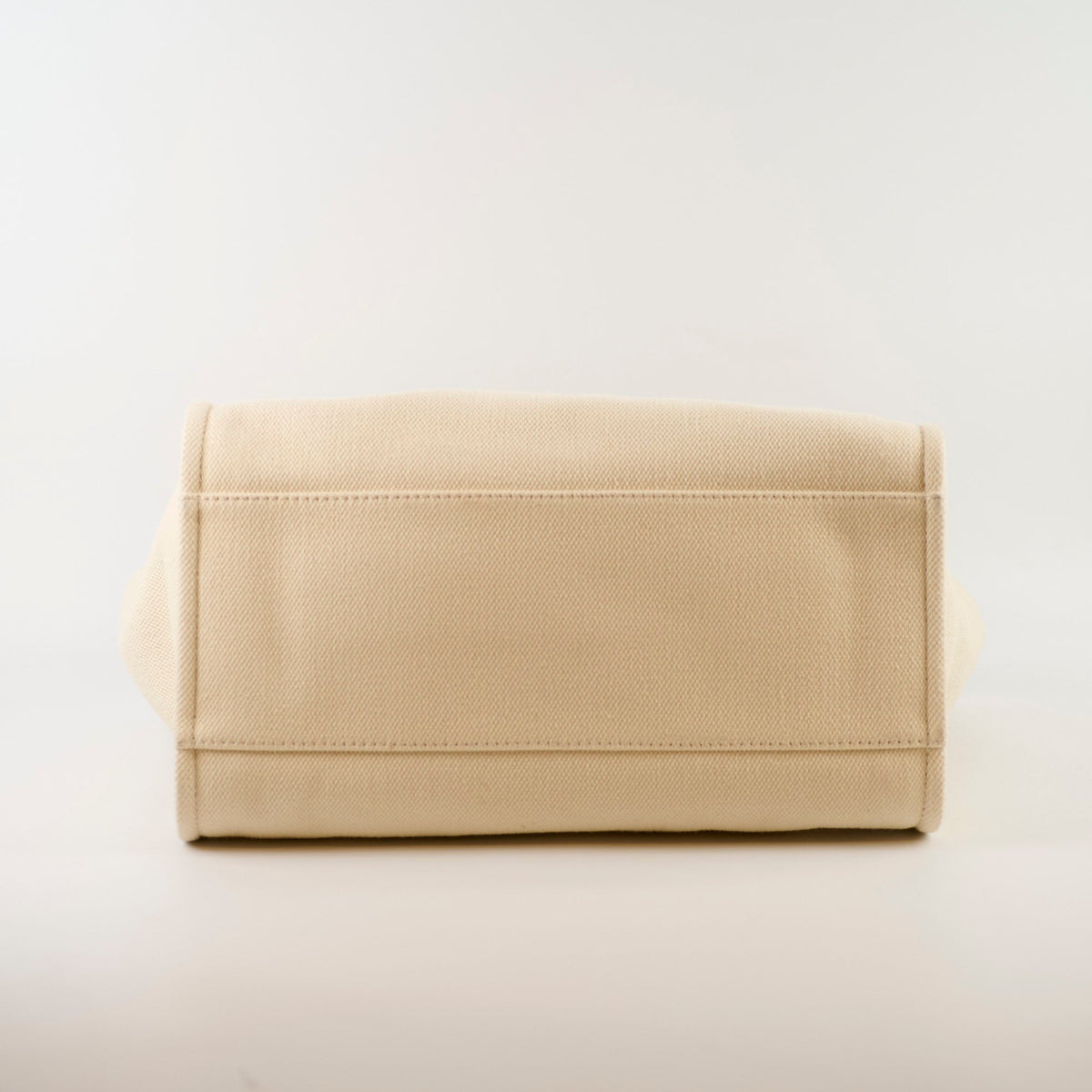 Chanel Deauville Tote Cream Medium - photo 3