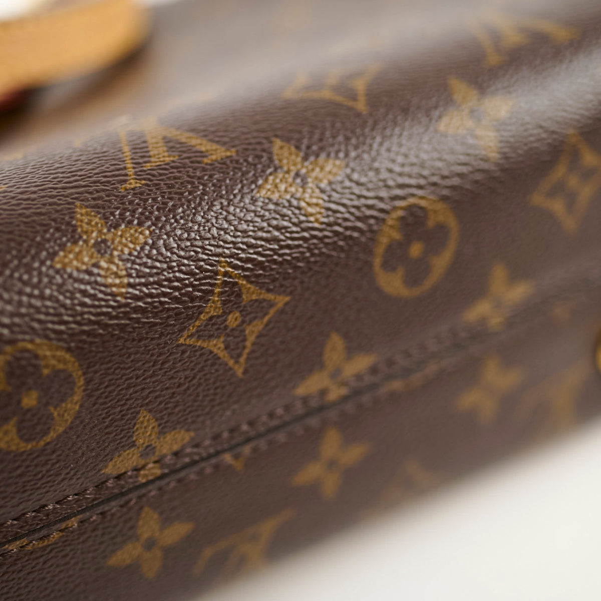 Louis Vuitton Cluny BB Monogram - photo 17