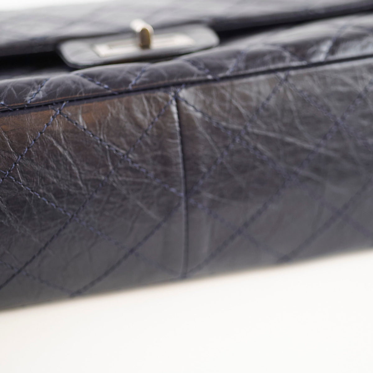 Chanel Large Reissue 227 Aged Calfskin Navy - photo 15