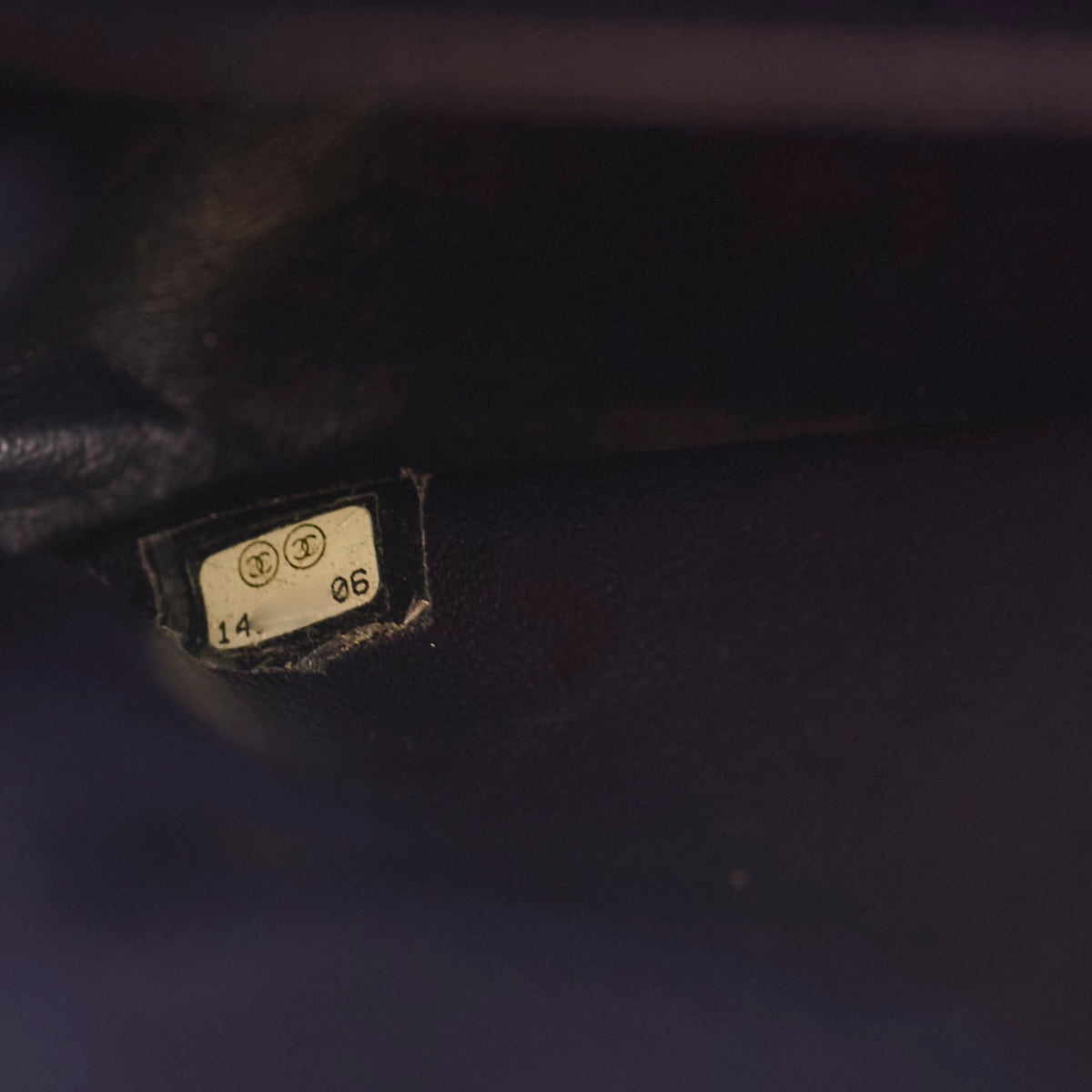 Chanel Large Reissue 227 Aged Calfskin Navy - photo 10