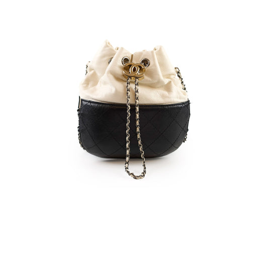 Chanel Gabrielle Bucket Bag white/black - photo 1