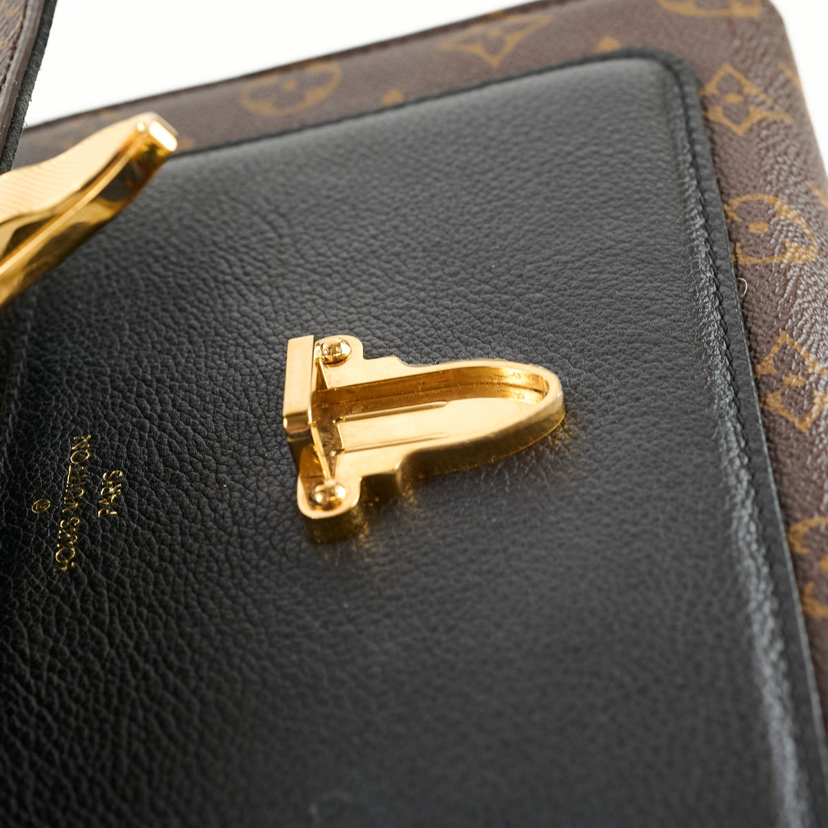 Louis Vuitton Victoire Black - photo 11