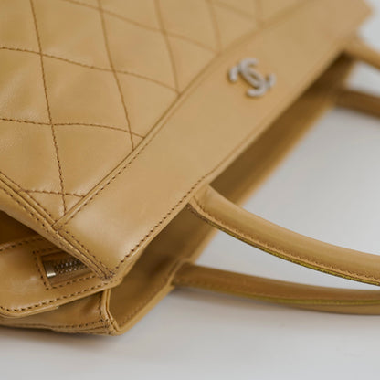 Chanel Beige Quilted Tote Bag - photo 6