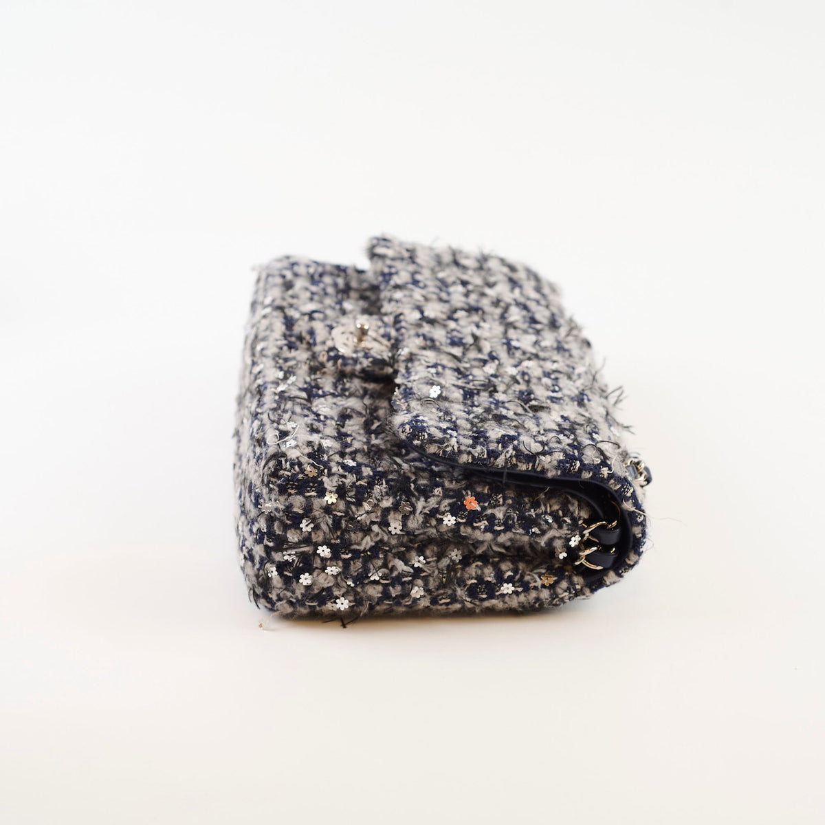 Chanel Medium Flower Sequined Tweed Flap Navy/Grey - photo 4