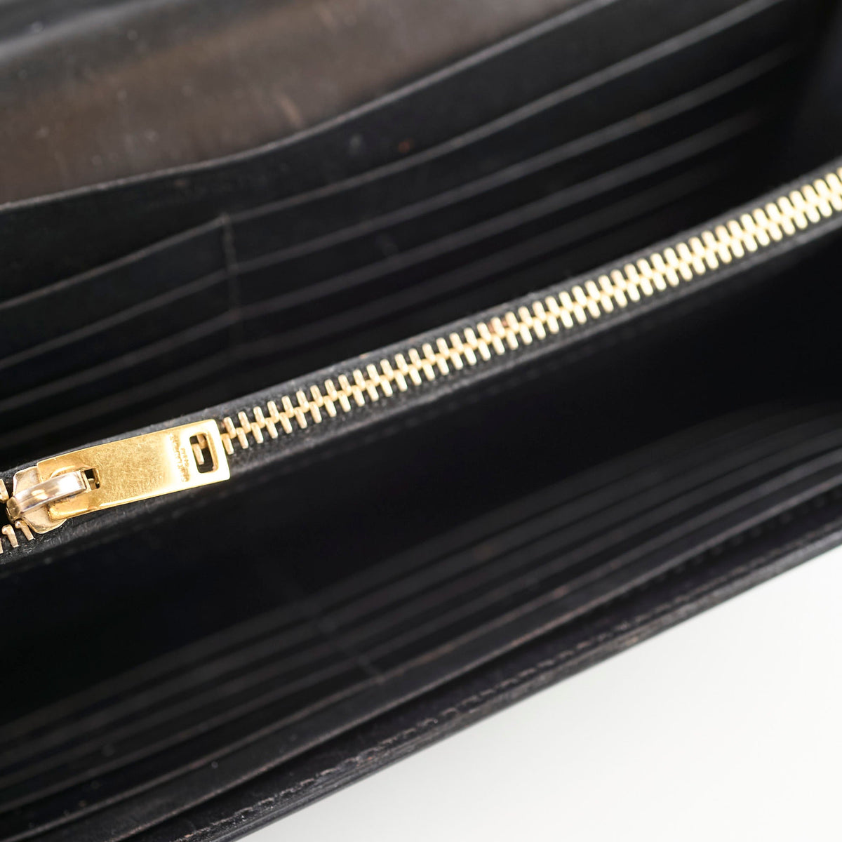 Saint Laurent Plain Black WOC - photo 10