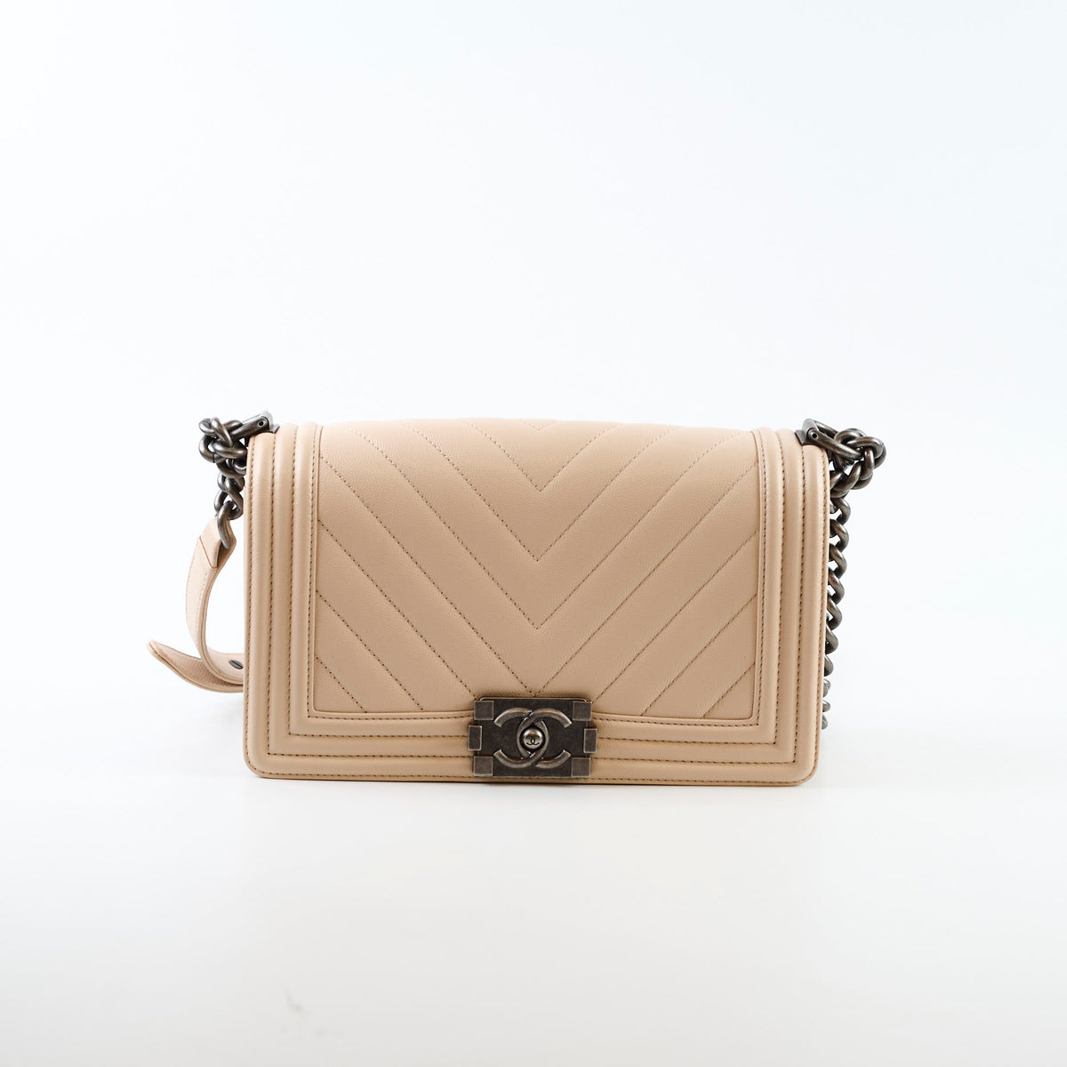 Chanel Old Medium Boy Chevron Caviar Pink Beige - photo 1