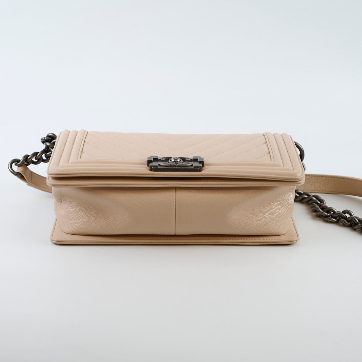 Chanel Old Medium Boy Chevron Caviar Pink Beige - photo 3
