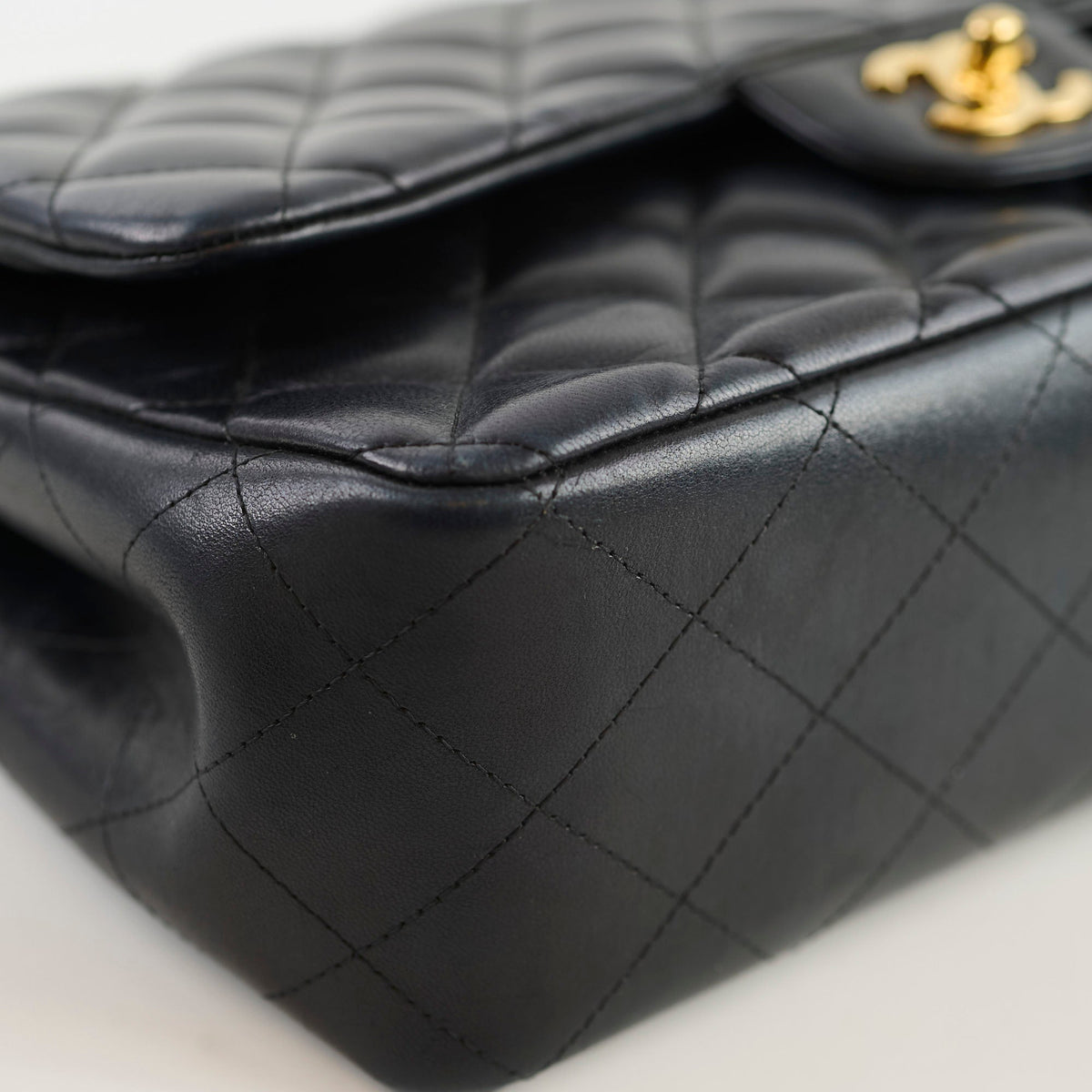 Chanel Jumbo Classic Flap Lambskin GHW - photo 14