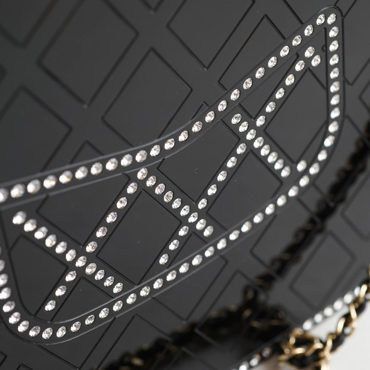 Chanel Runway Resin Crystal Pearl Clutch Black - photo 4