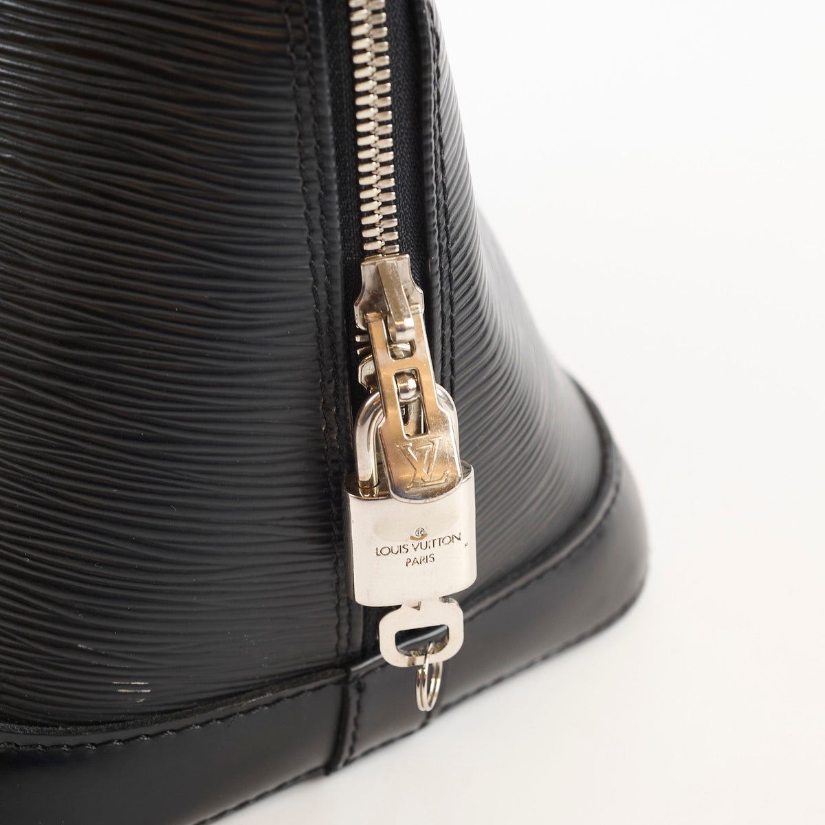Louis Vuitton Alma PM Epi Black - photo 8