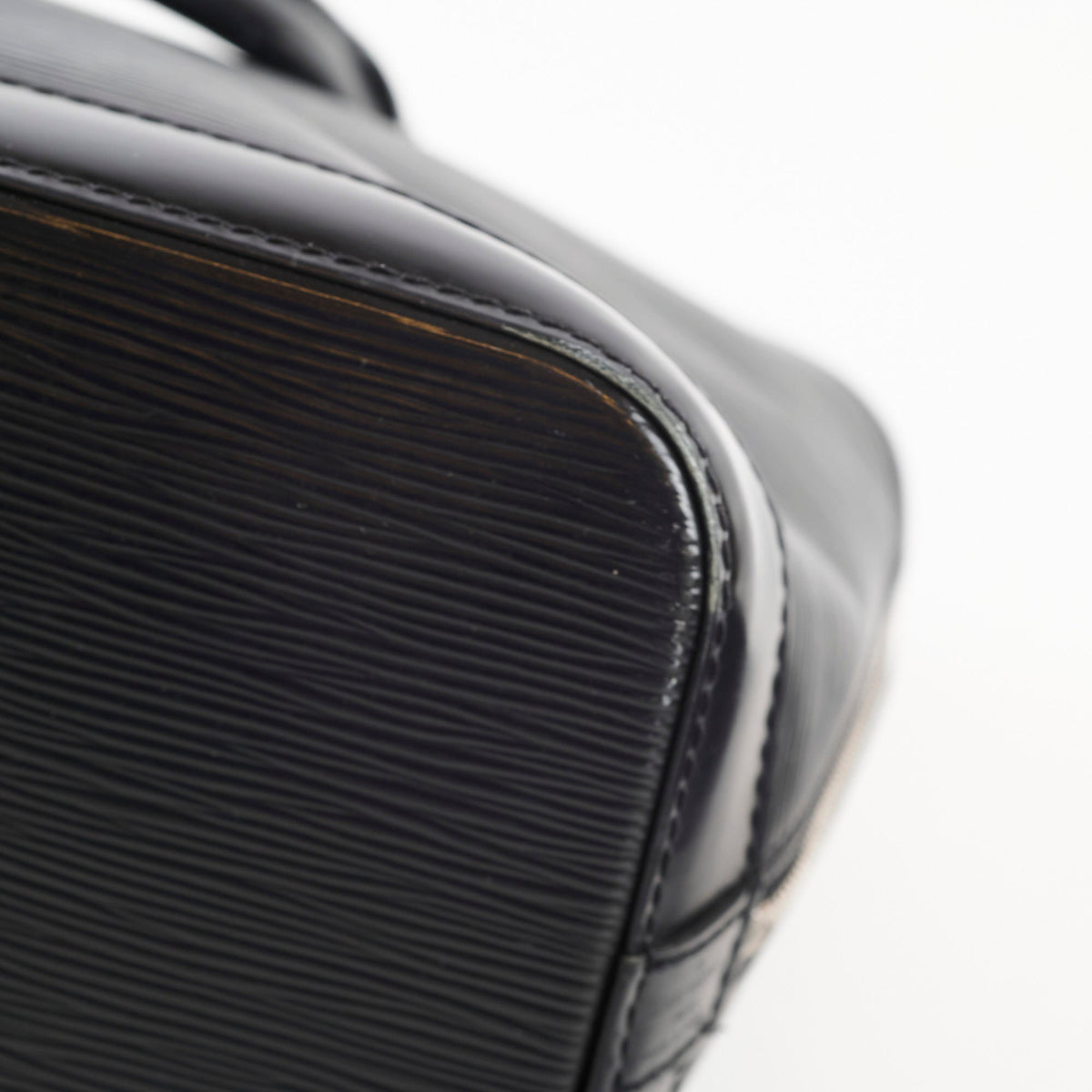 Louis Vuitton Alma PM Epi Black - photo 13
