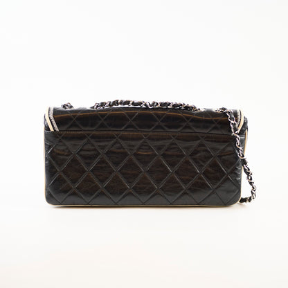 Chanel East West Flap Black - photo 2