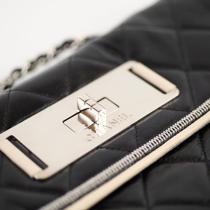 Chanel East West Flap Black - photo 15