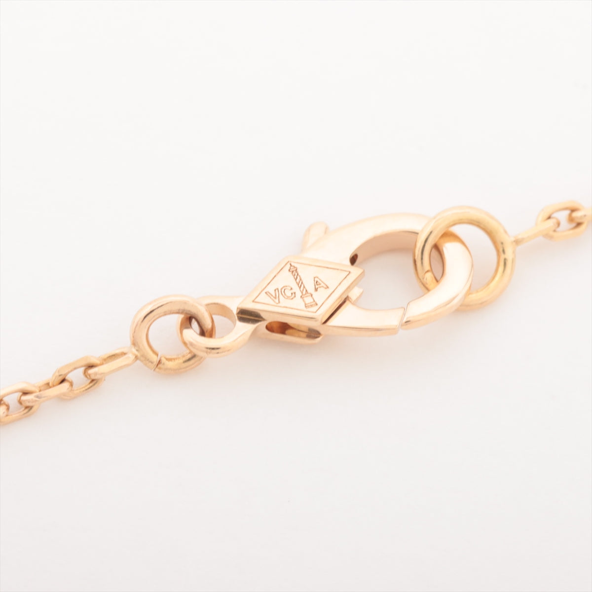 Van Cleef & Arpels Vintage Alhambra Onyx with Diamond Holiday Pendant Necklace 2016 - photo 4