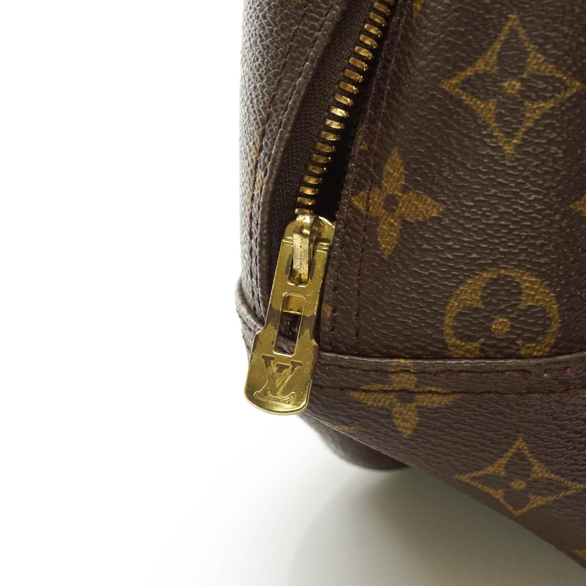 Louis Vuitton Deauville Hand Bag - image 13