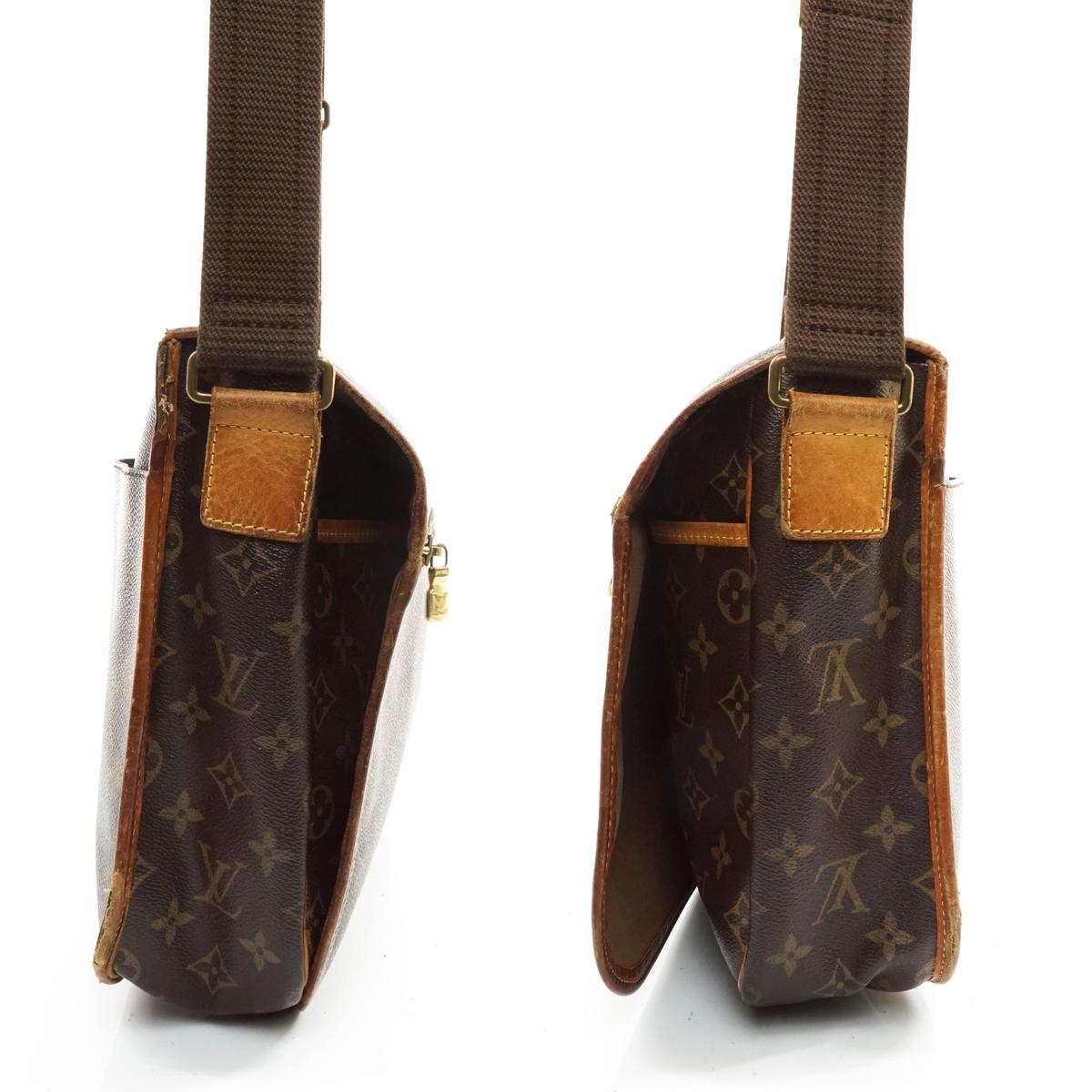 Louis Vuitton Bosphore Gm Crossbody - photo 15
