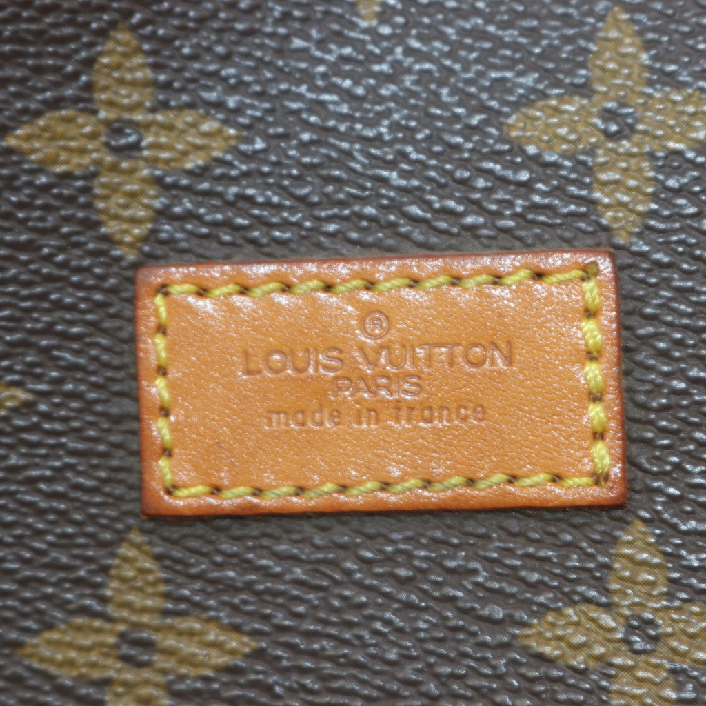 Louis Vuitton Saumur 30 Crossbody - image 8