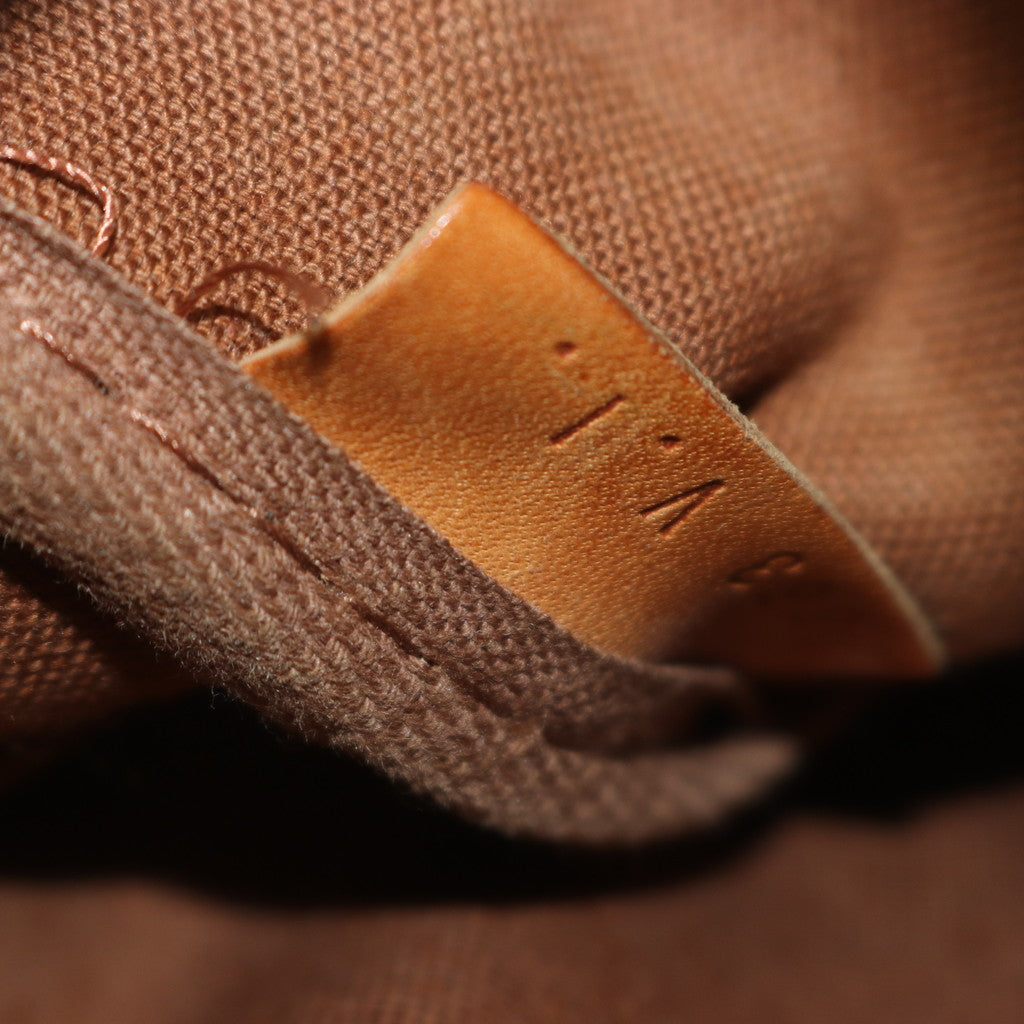Louis Vuitton Saumur 30 Crossbody - image 9