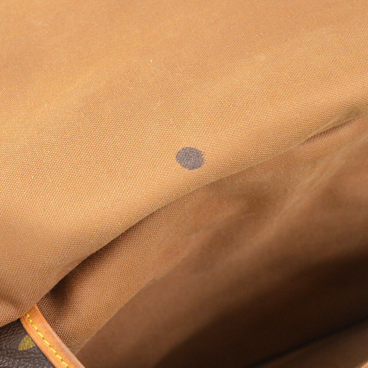 Louis Vuitton Saumur 35 Shoulder Bag - photo 10