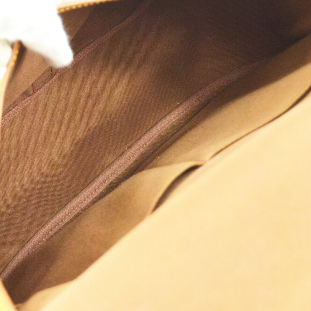 Louis Vuitton Saumur 35 Shoulder Bag - photo 6
