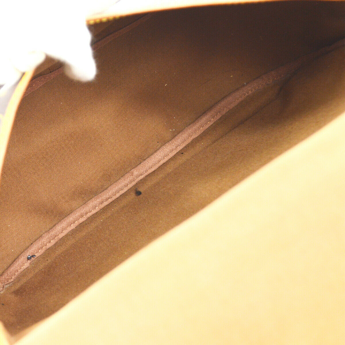 Louis Vuitton Saumur 35 Shoulder Bag - photo 8