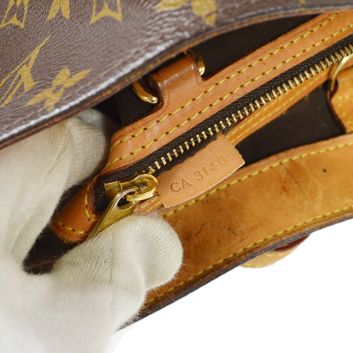 Louis Vuitton Wilshire Mm Tote Bag - photo 9