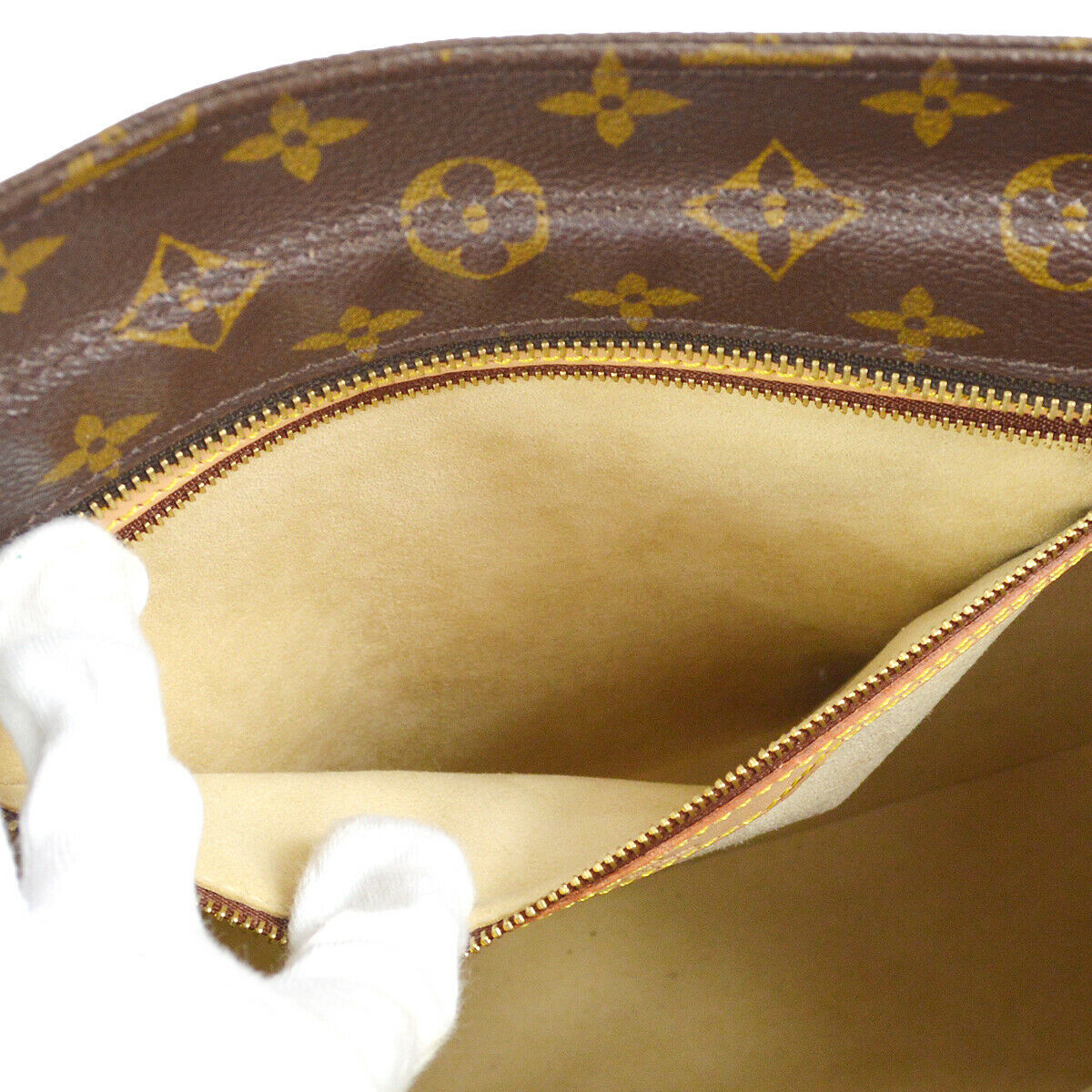 Louis Vuitton Luco Tote Bag - image 10
