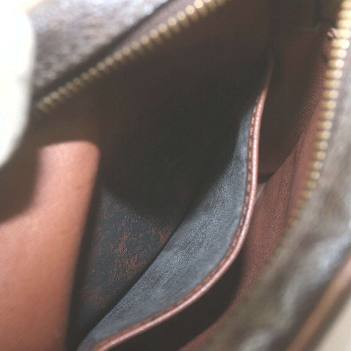 Louis Vuitton Danube Pm Crossbody - photo 10